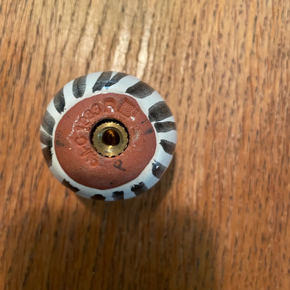 Mackenzie child knob